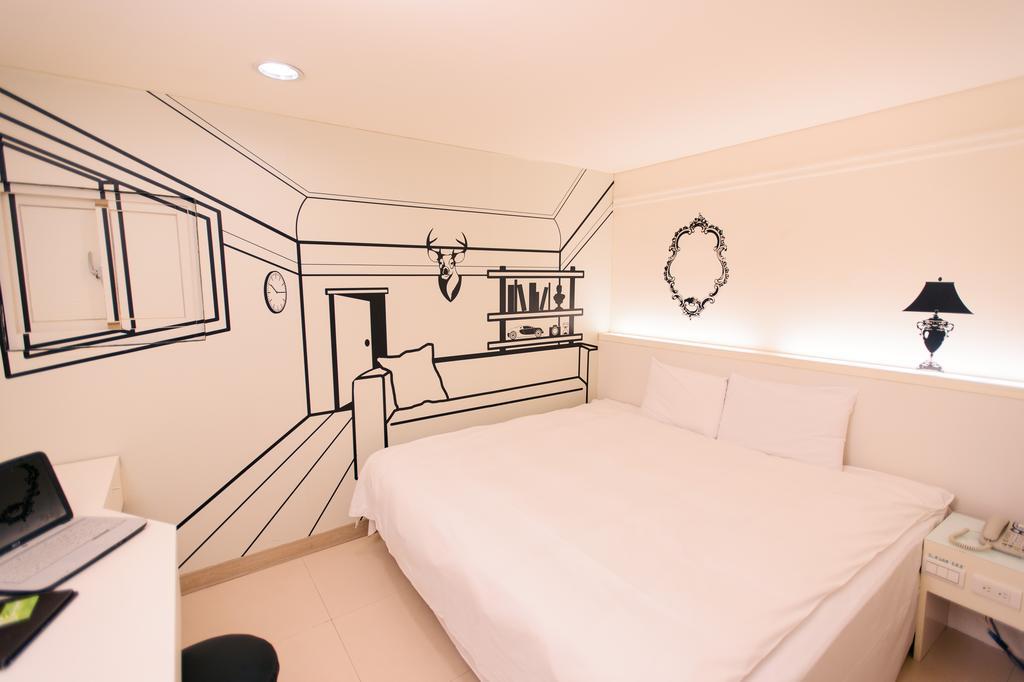 Kiwi Express Hotel - Zhong Zheng Branch Taichung Esterno foto