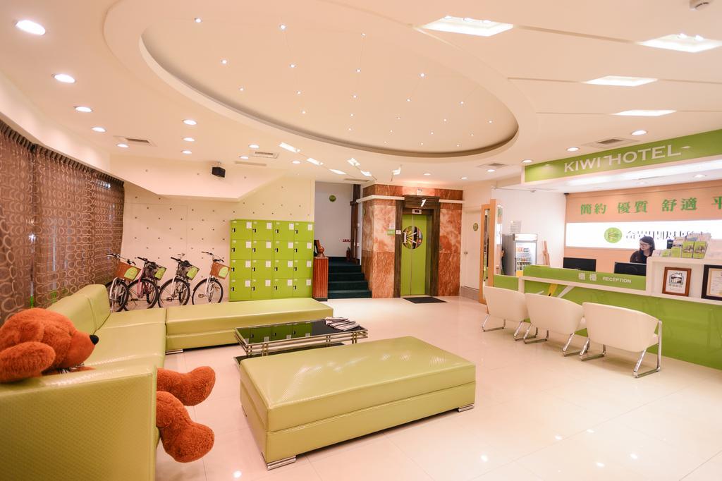 Kiwi Express Hotel - Zhong Zheng Branch Taichung Esterno foto