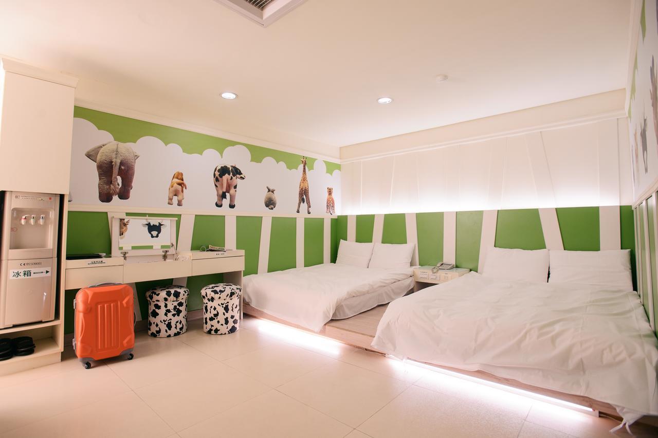 Kiwi Express Hotel - Zhong Zheng Branch Taichung Esterno foto