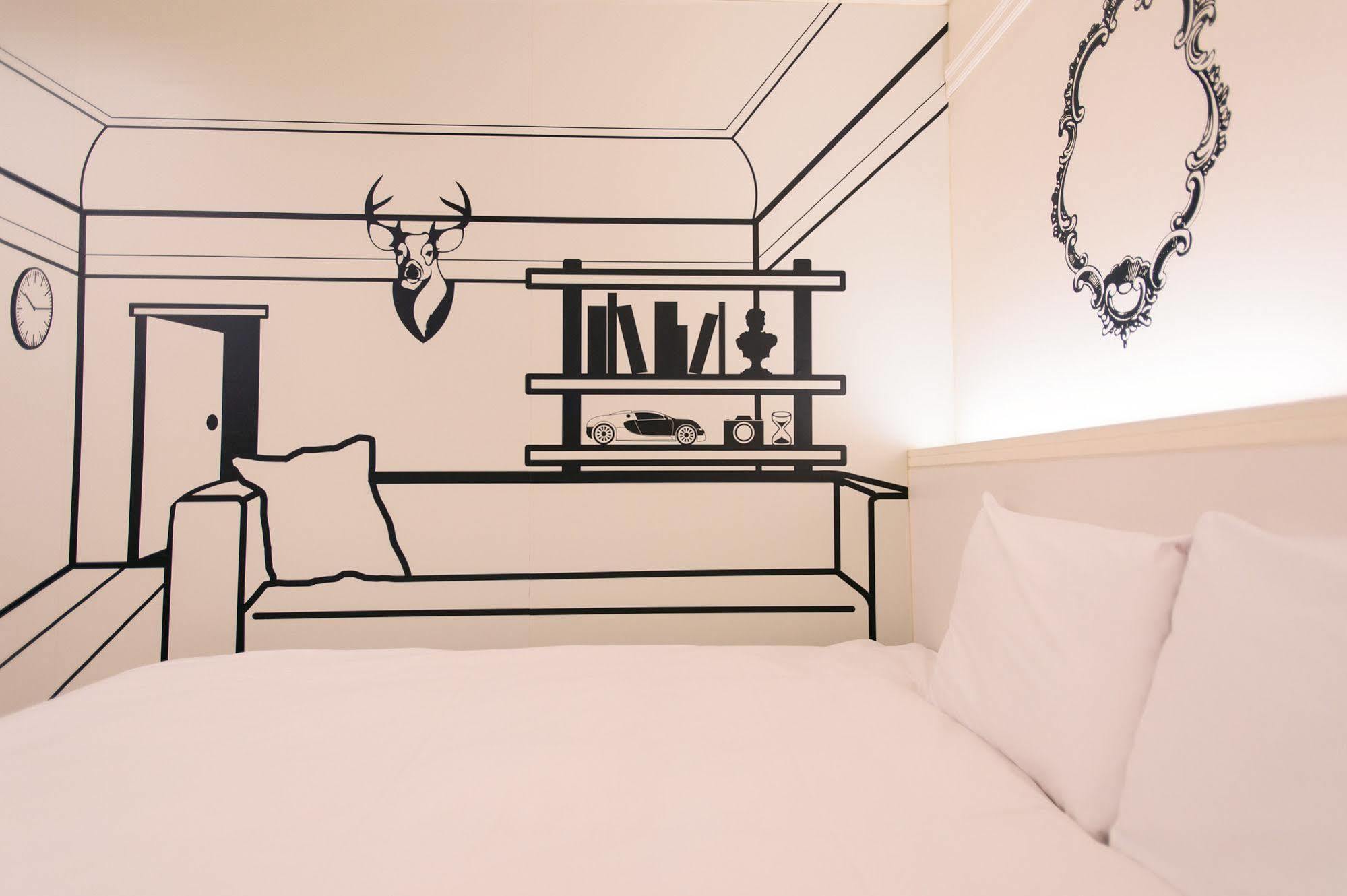 Kiwi Express Hotel - Zhong Zheng Branch Taichung Esterno foto