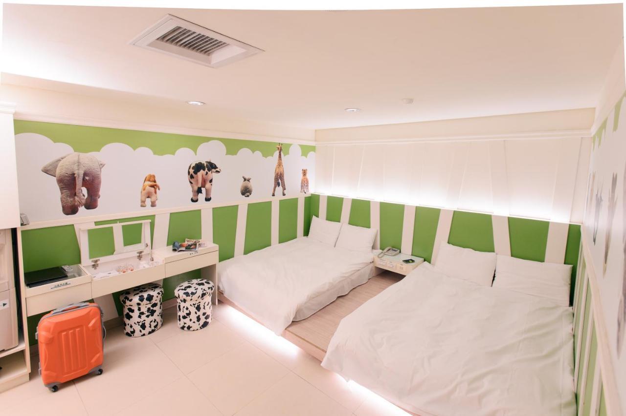 Kiwi Express Hotel - Zhong Zheng Branch Taichung Esterno foto